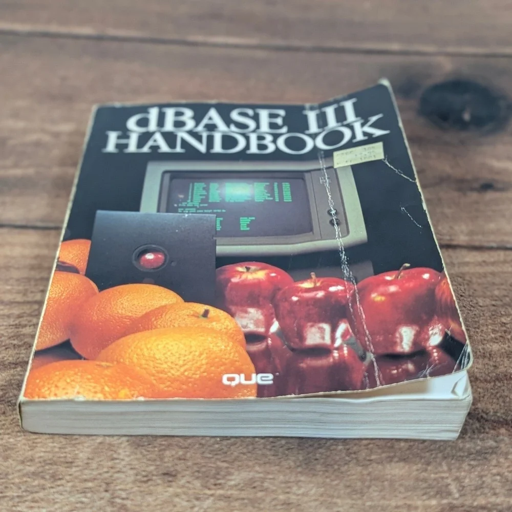 dBASE III Handbook Que Database Management System Programming Guide - Picture 2 of 6